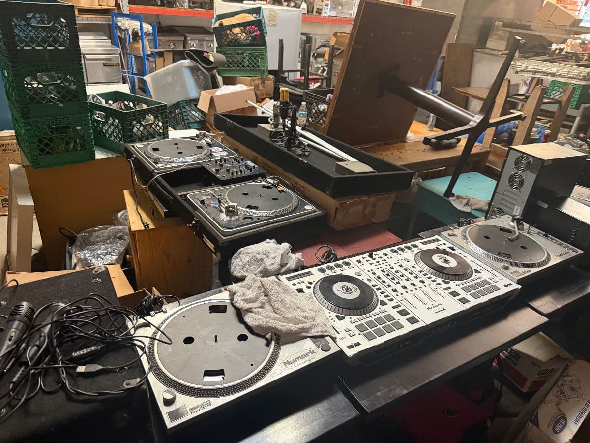 EVERYTHING MUST GO!! SALE OF THE YEAR! , FORD TRANSIT, DJ/band, home decor, and a lot more! photo 8