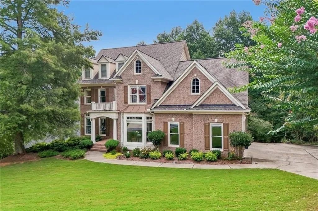 Find Your PERFECT PIECE at This Stunning Home in Cumming! photo 1