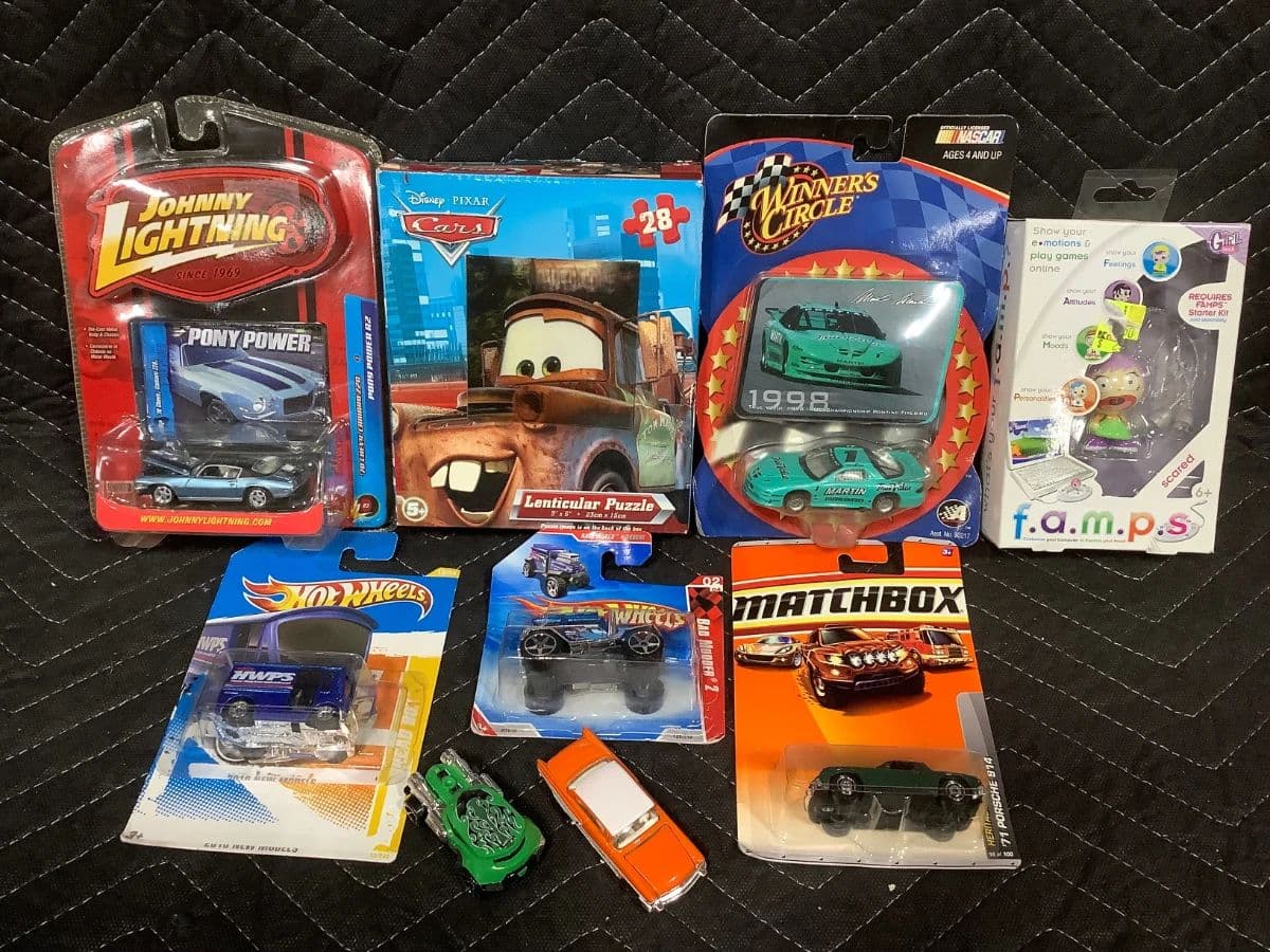 ONLINE ONLY AUCTION IN HOUSE SHIPPING photo 2