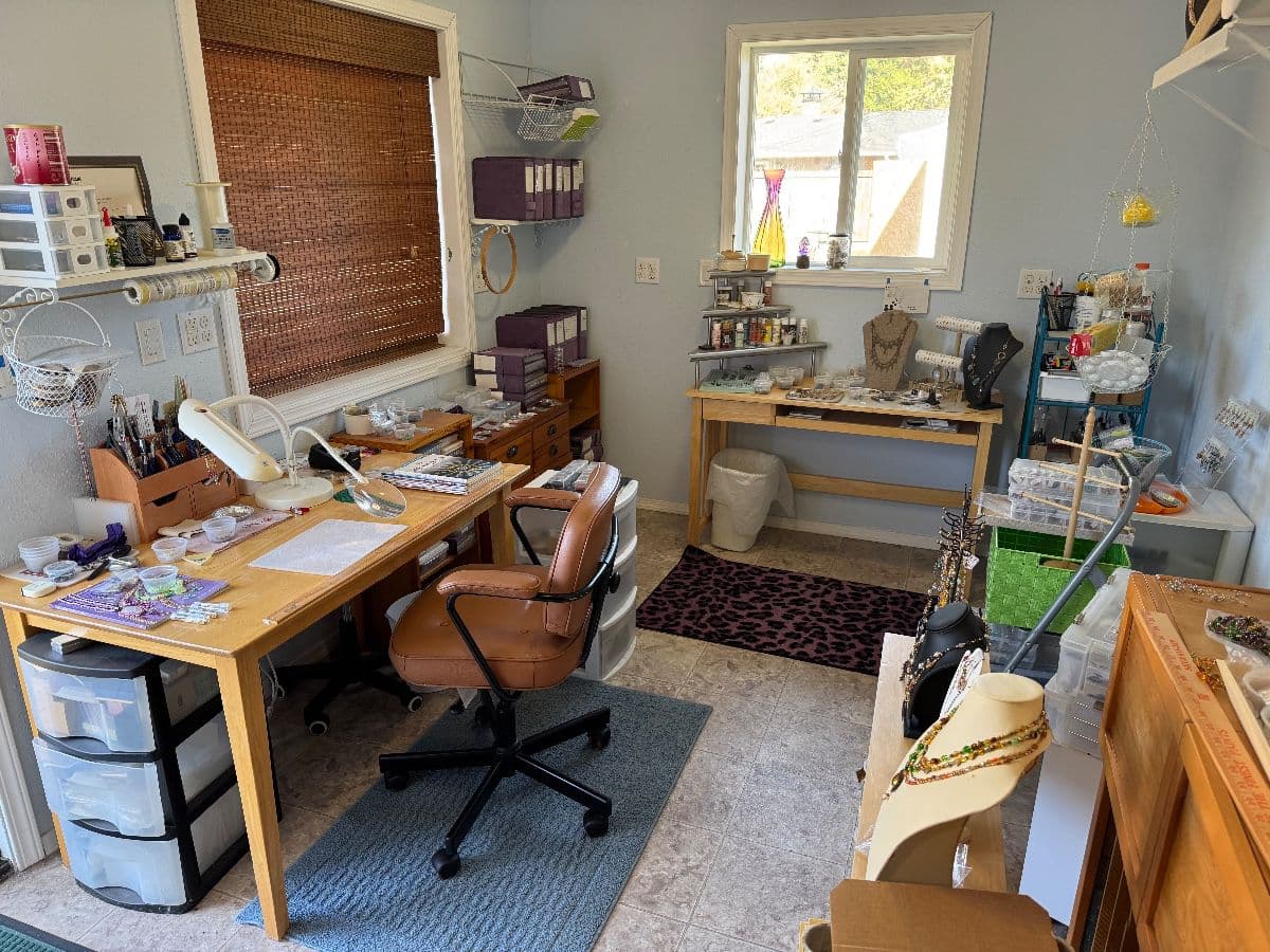 Vancouver ESTATE SALE Jewelry Making Stained Glass Studio photo 3