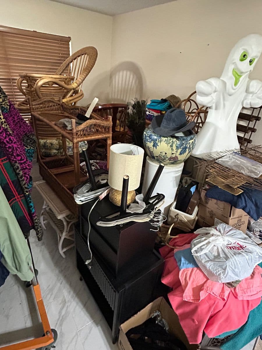Vintage & Antique Dealer Yard Sale photo 3