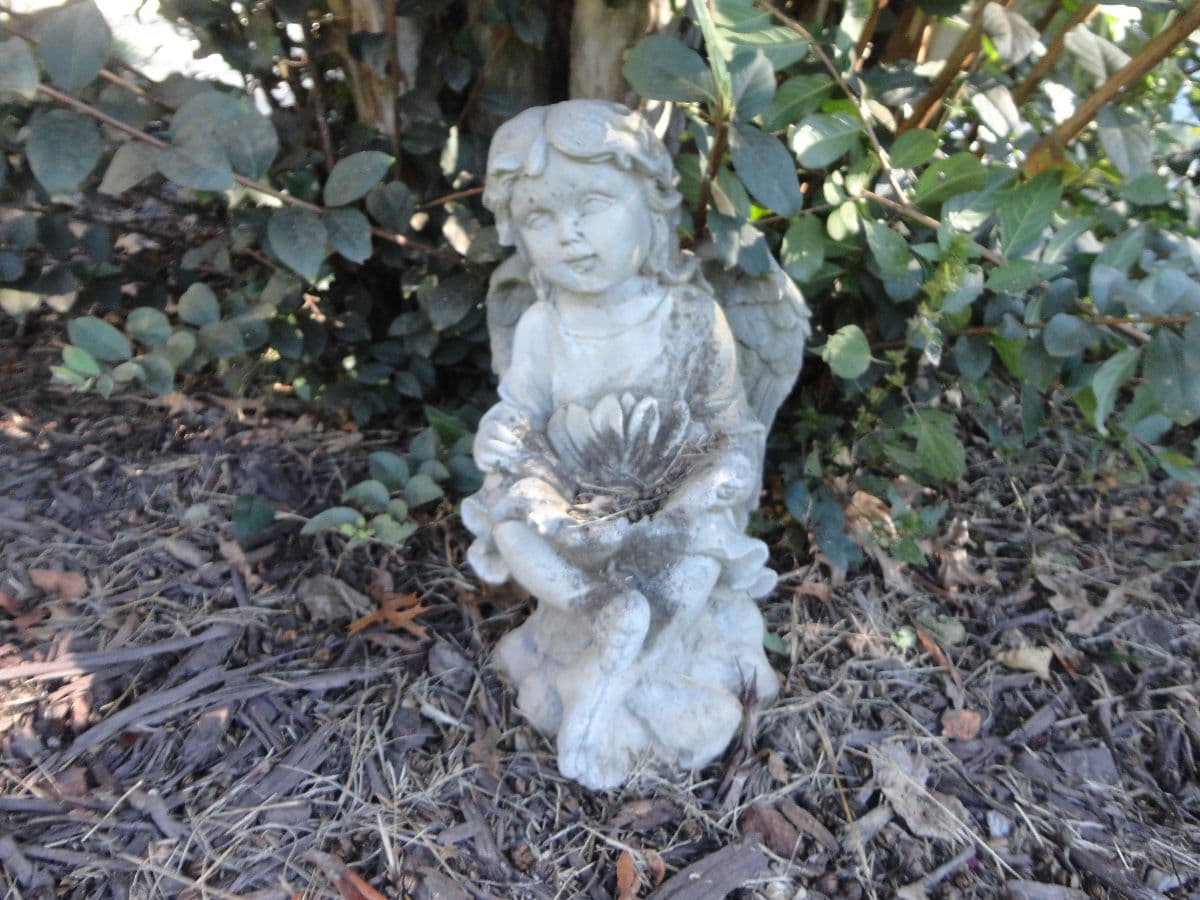 Tradition Meets Style Tag Sale w/ Holiday Decor by Bumble Bee photo 8