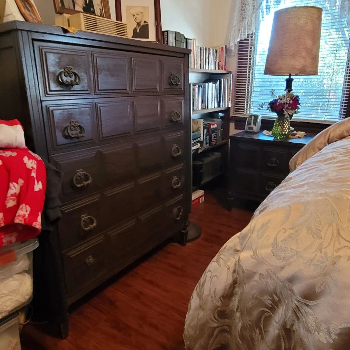 A Vintage Walk - Time Capsule in Alhambra photo 2