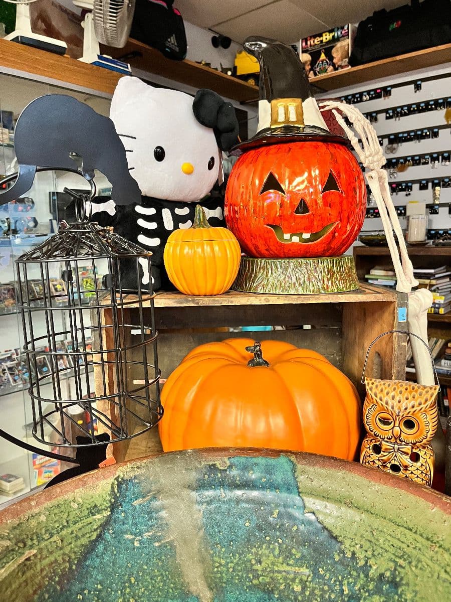 The Fox Den Gets a Little Spooky! photo 5