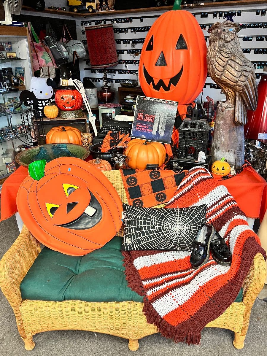 The Fox Den Gets a Little Spooky! photo 1