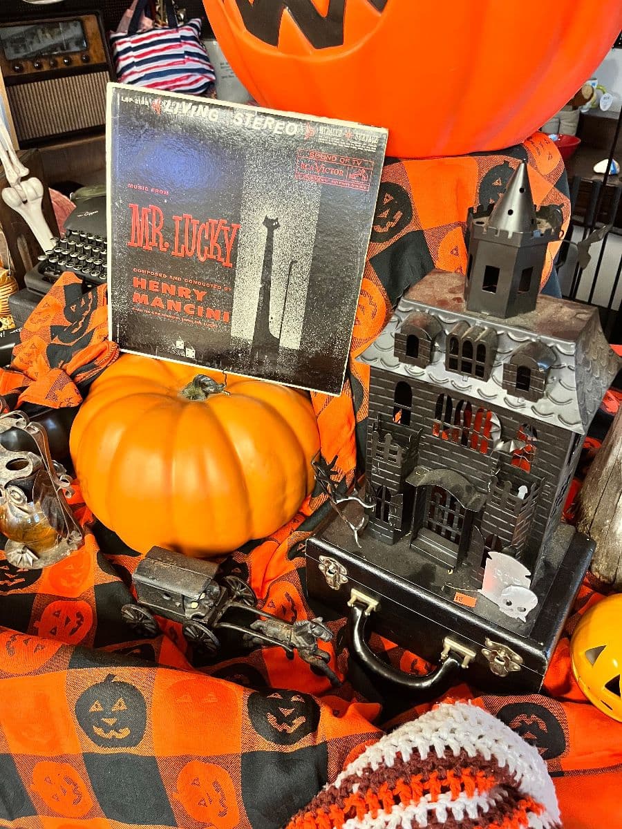 The Fox Den Gets a Little Spooky! photo 2