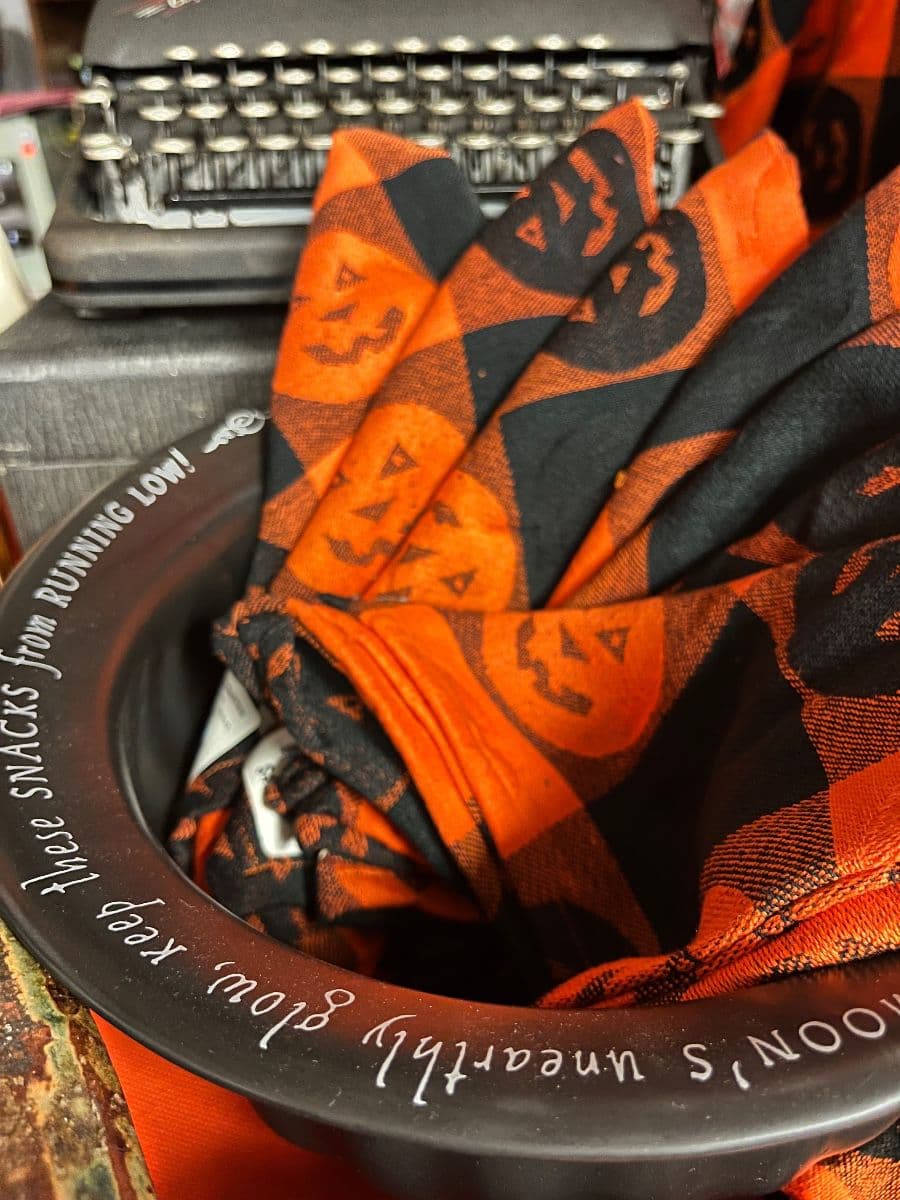 The Fox Den Gets a Little Spooky! photo 7