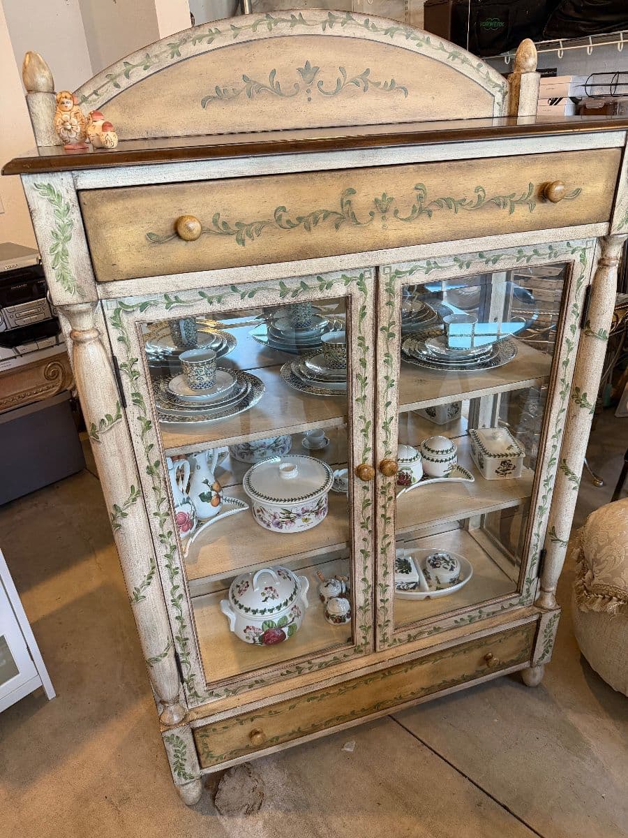 Delightful Estate Sale photo 3