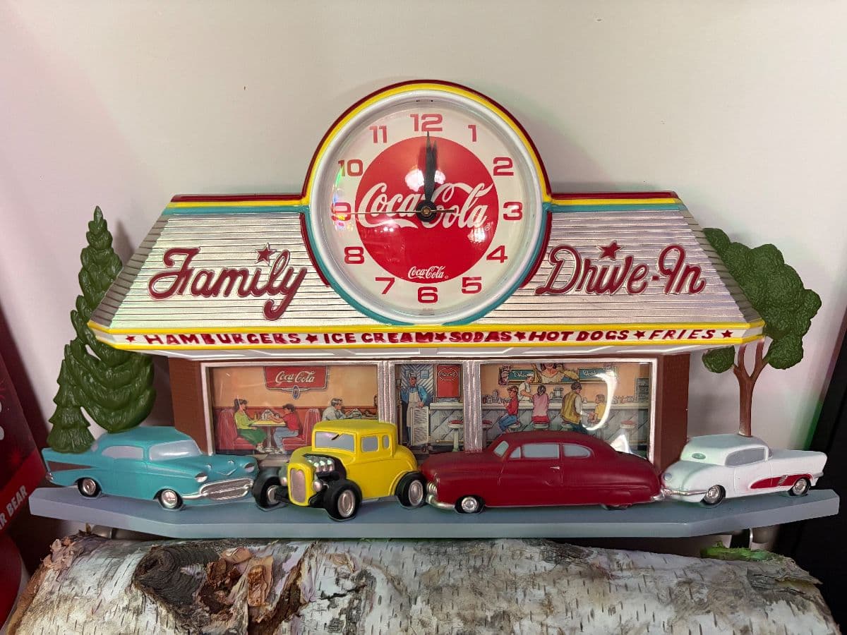 Salvaged by Sonya * Estate Sale * Massive Coca Cola Colletion * Collections Fill The Entire Estate photo 4