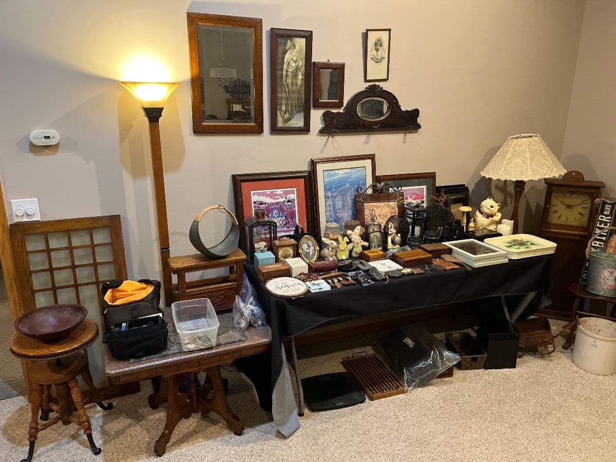 NICE ANTIQUES AND MORE ROCKFORD ESTATE SALE photo 6