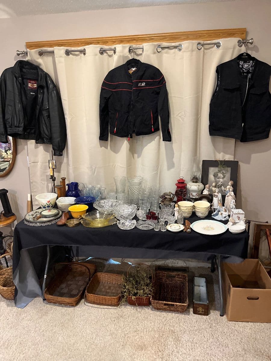 NICE ANTIQUES AND MORE ROCKFORD ESTATE SALE photo 8