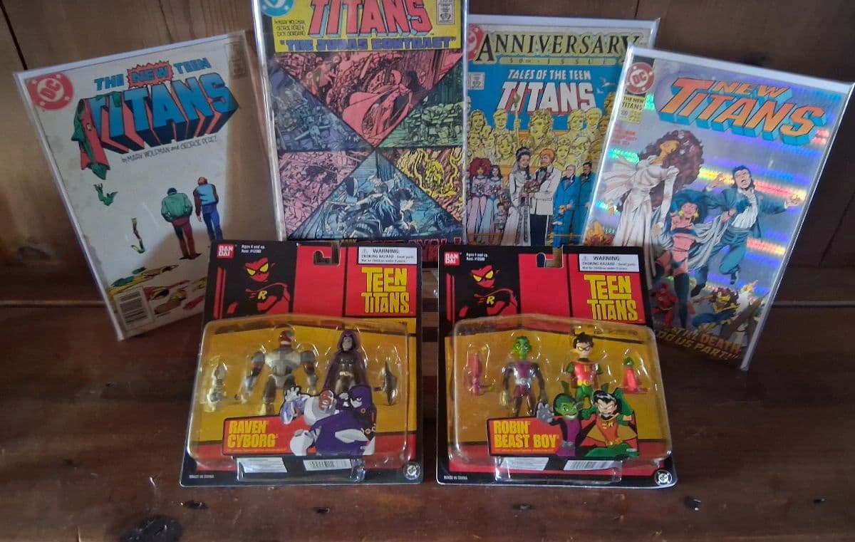 Huge Vintage Collectible Toys, Comics & More Tag Sale photo 5