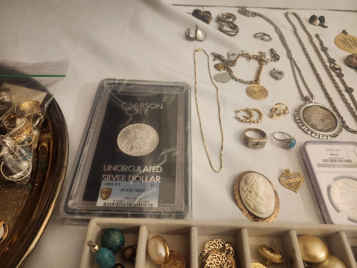 Huge S.Nashville Jewelry, Silver, Coins, Quilts, Antiques, Vintage Clothes & More photo 9