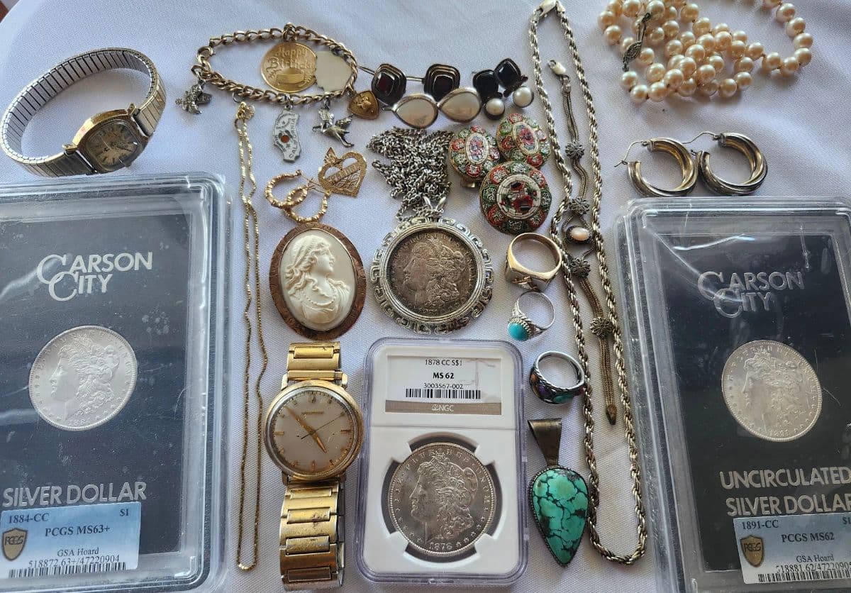 Huge S.Nashville Jewelry, Silver, Coins, Quilts, Antiques, Vintage Clothes & More photo 1