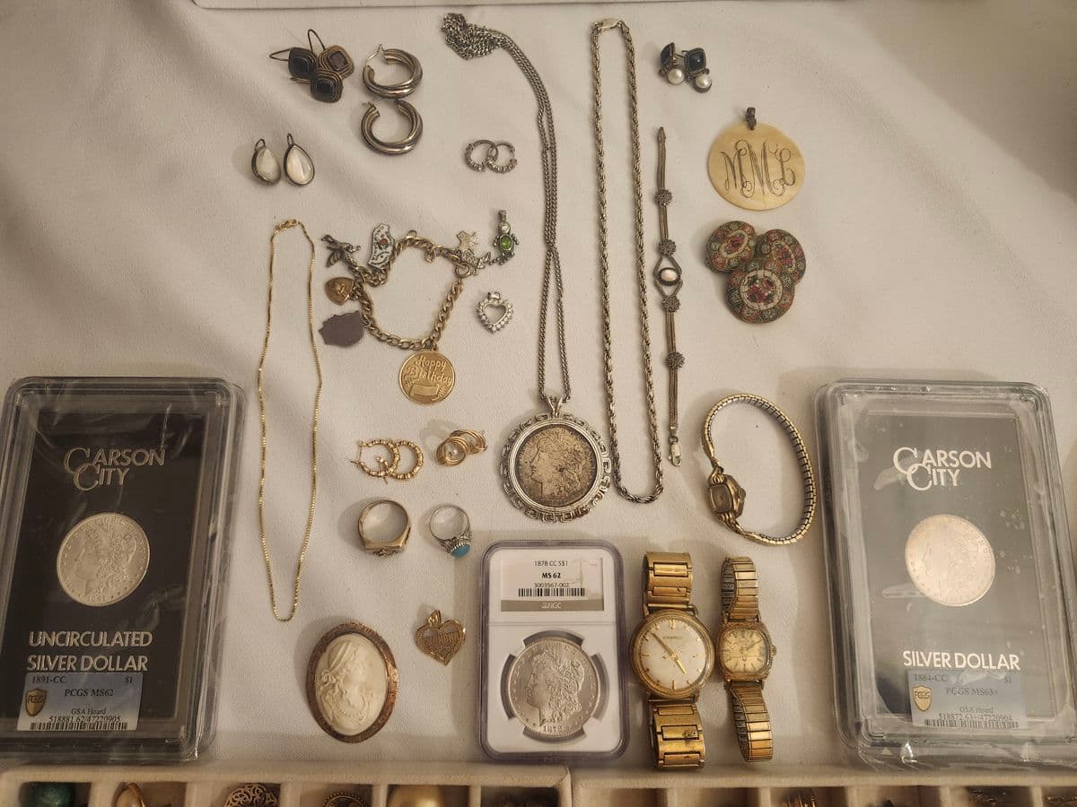 Huge S.Nashville Jewelry, Silver, Coins, Quilts, Antiques, Vintage Clothes & More photo 3