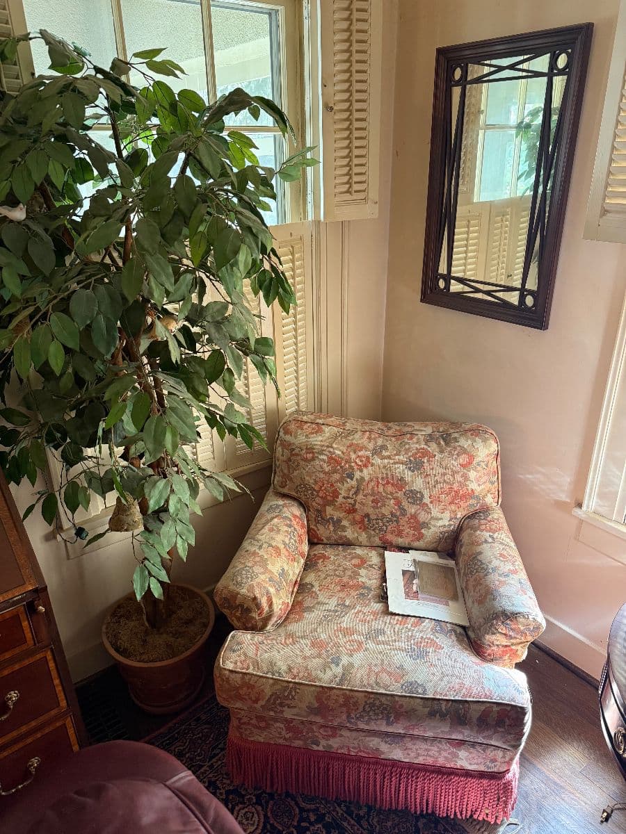 Nice Loose Park Sale - Pence Estate Sales photo 8