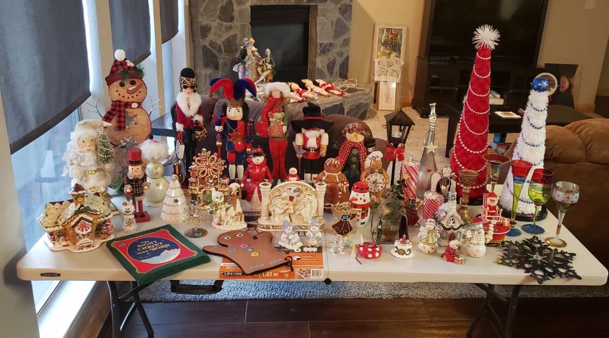 Moving sale photo 11