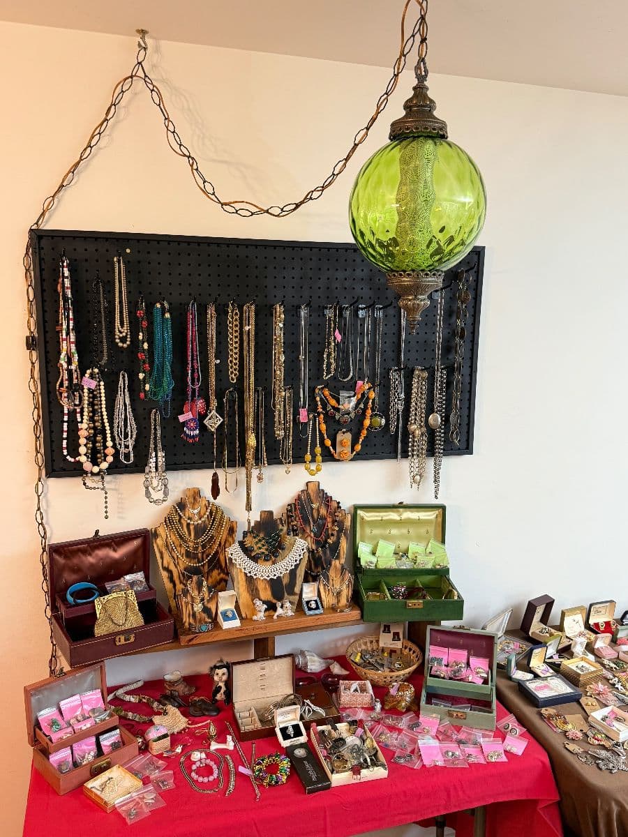 Toyland in Brentwood Estate Sale Sterling Silverware Coins Airstream Safari Electronics Galore photo 11