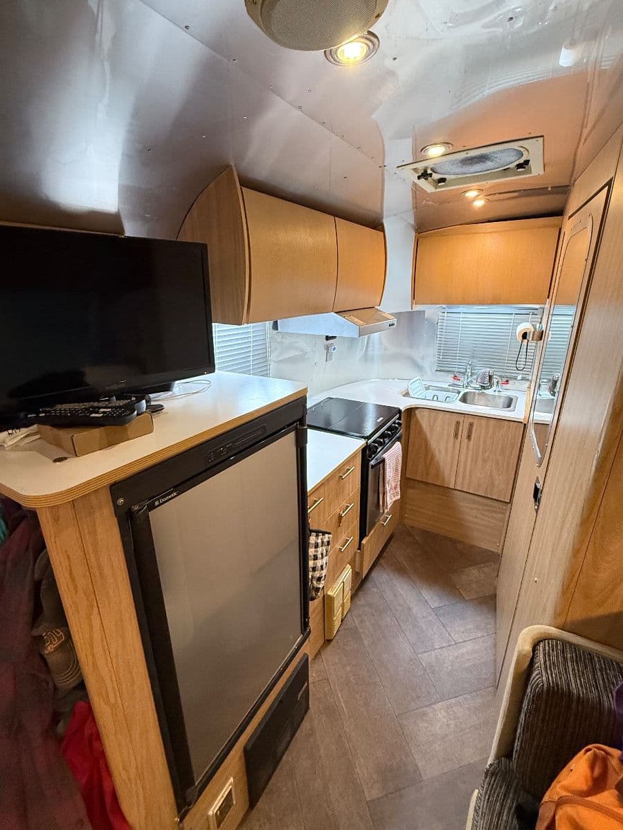 Toyland in Brentwood Estate Sale Sterling Silverware Coins Airstream Safari Electronics Galore photo 6