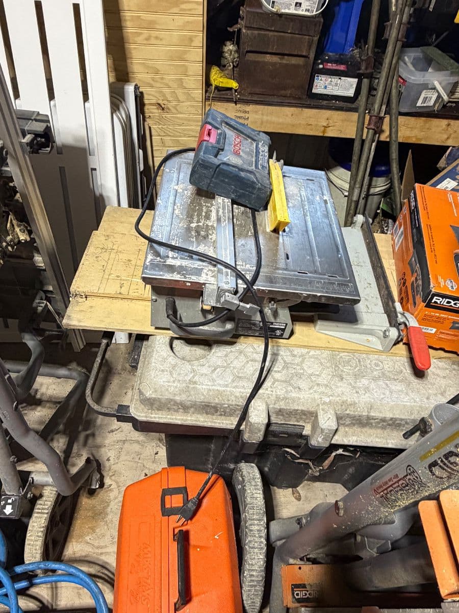 On Site Estate/Tool Auction photo 9