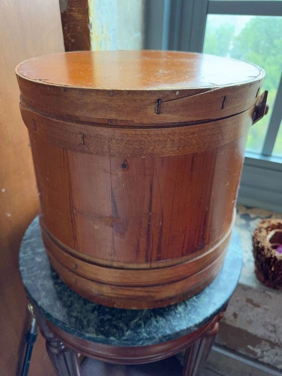 A-Mill Artist Lofts Estate Auction | Roseville Pottery, Sterling Jewelry, Art Supplies & Vintage photo 5