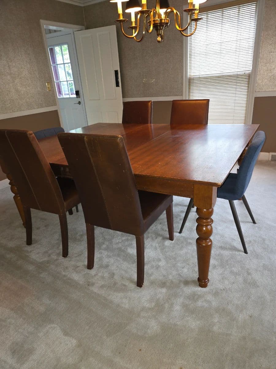 Executive Home with High end Furnishings Electronics, China, Crystal photo 6