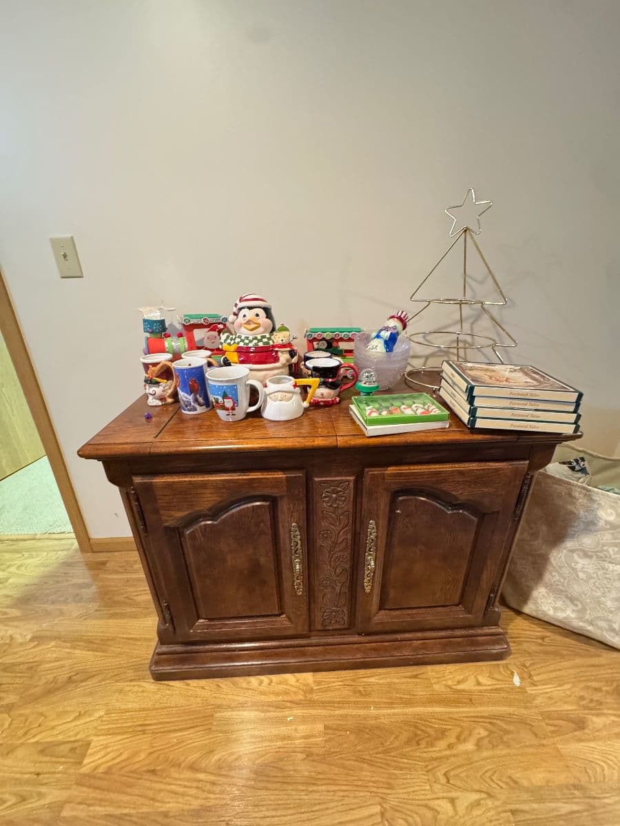 MANCHESTER MEGA ESTATE SALE! PACKED HOUSE + PICKER’S PARADISE GARAGE! photo 12