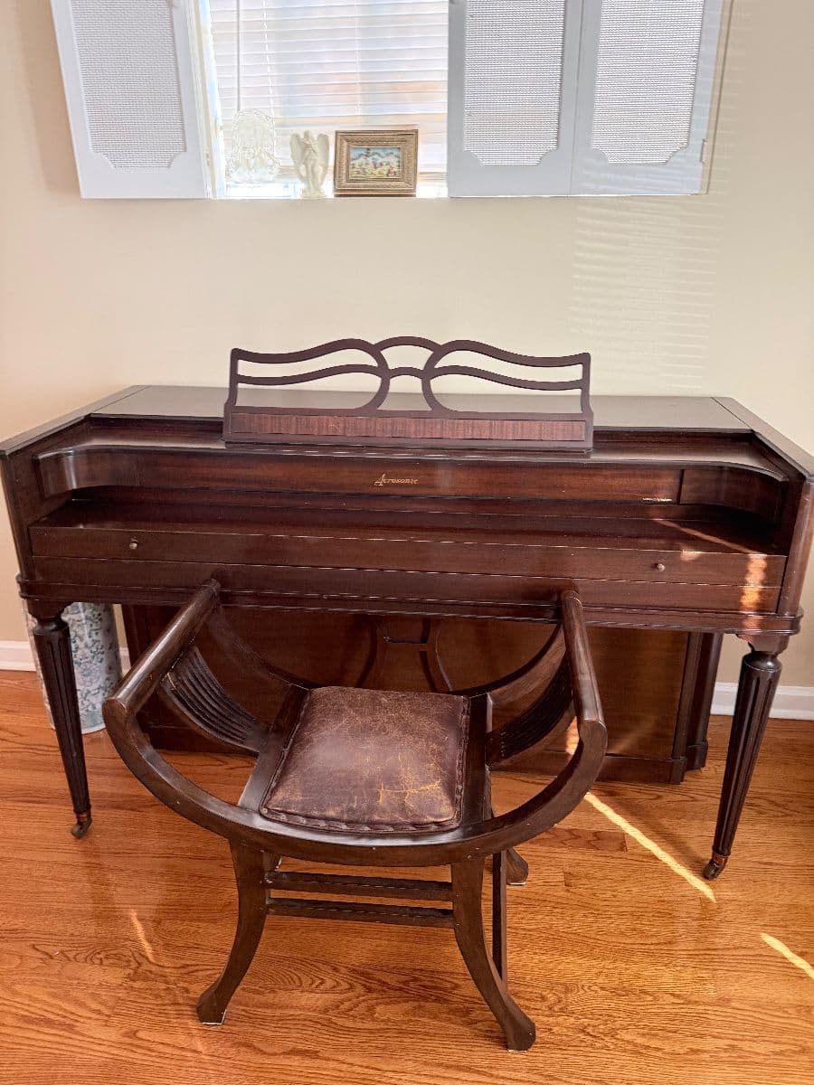West Ridge Chicago Estate Sale photo 12