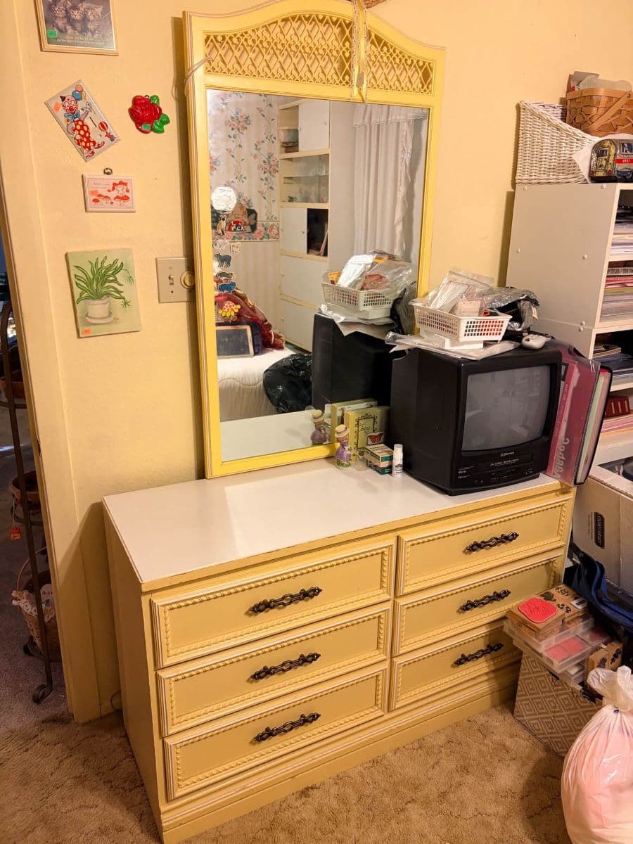 Floor to ceiling Vintage & MCM Estate photo 12