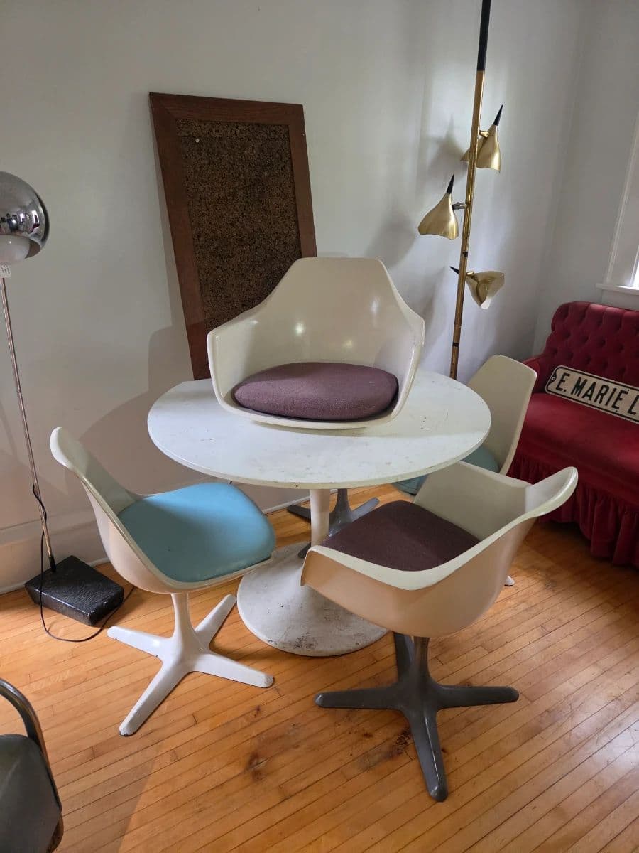 Unusual Uptown Sale photo 2