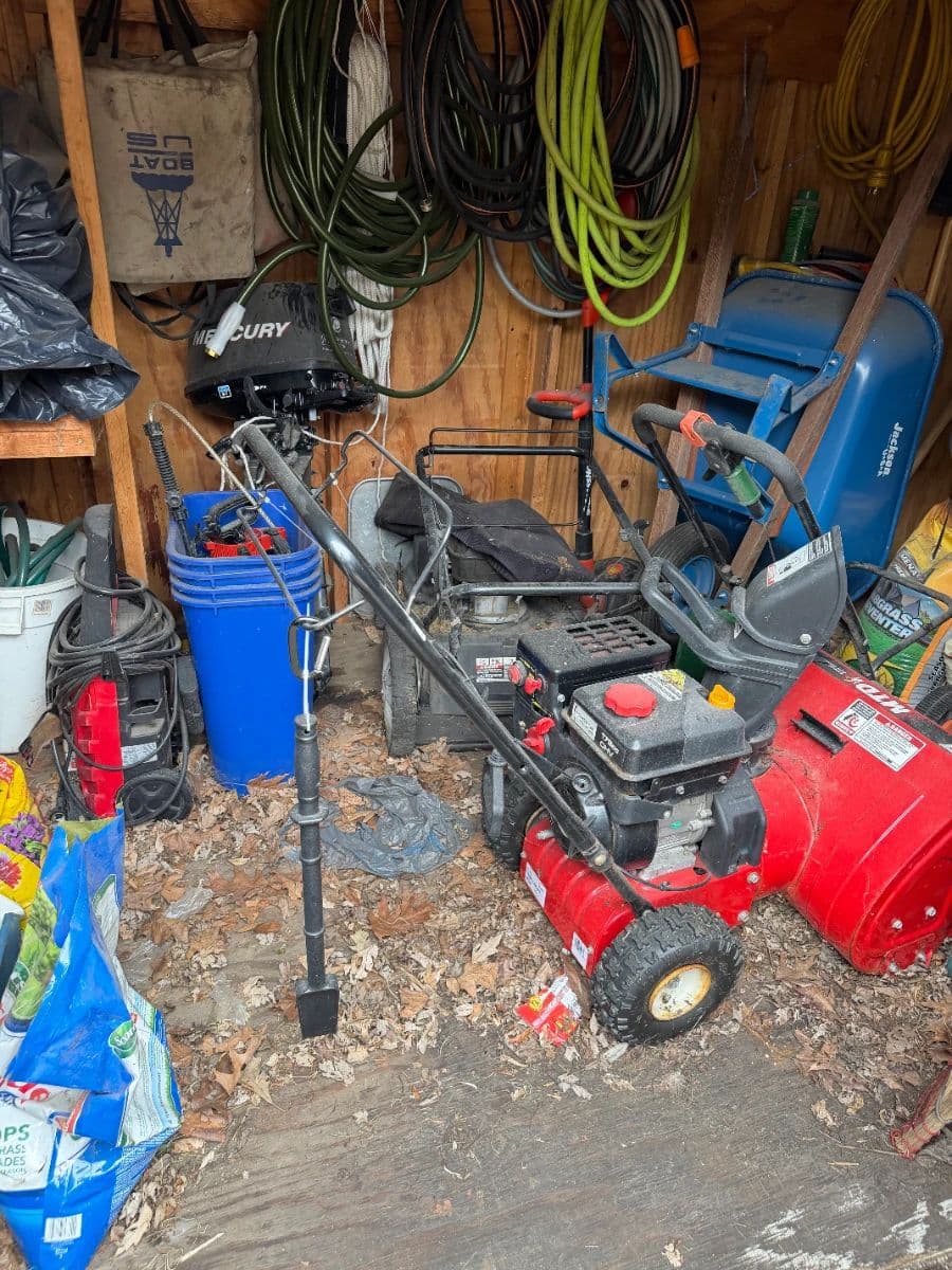 Great Glendale Heights! Boating equipment and decor, vintage furniture, packed garage and shed,more! photo 4