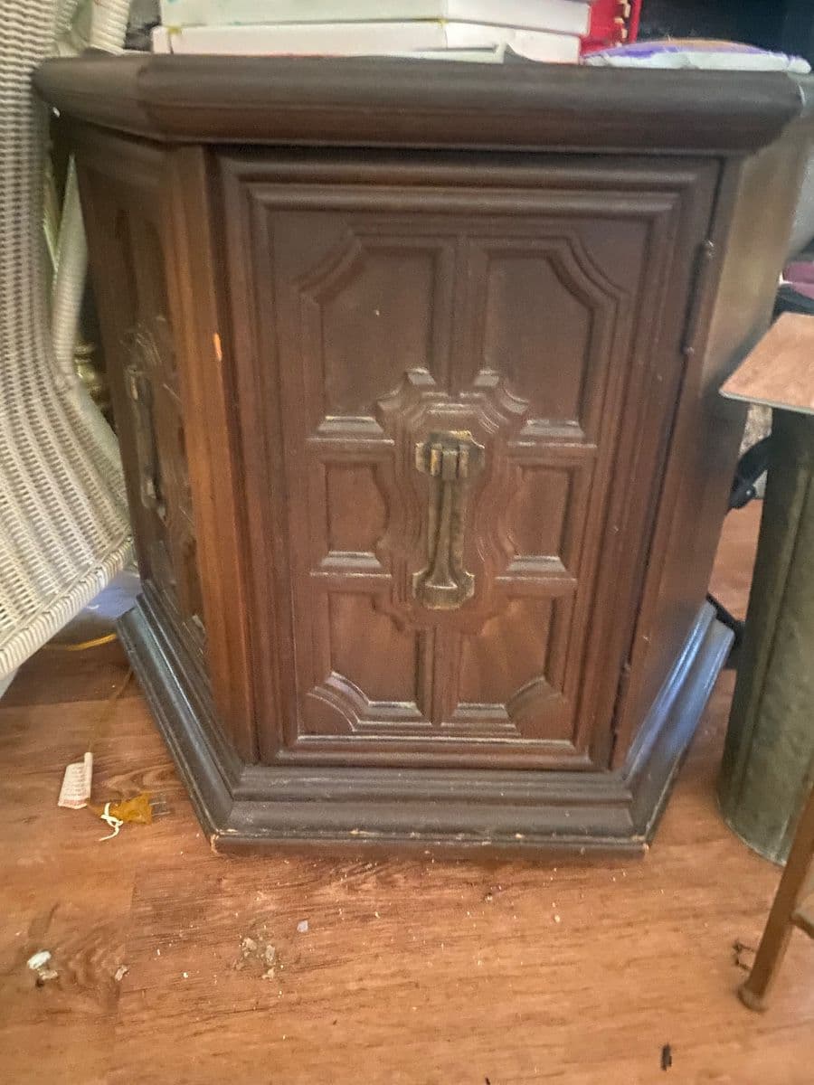 Priestley Estate Sale photo 3
