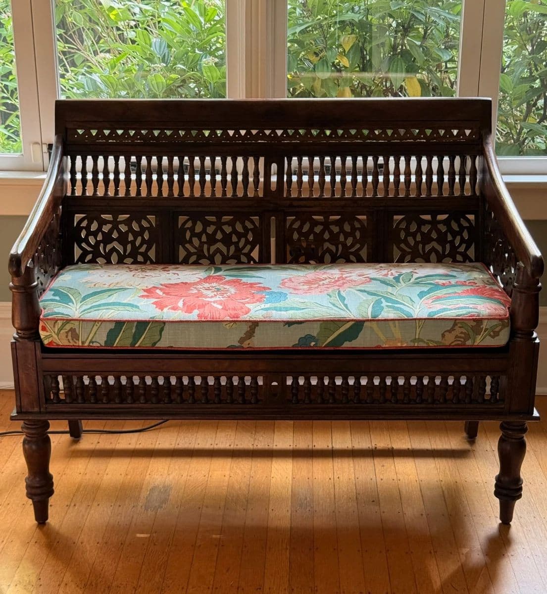 Luxury finds in Leschi - Furniture, Louis Vuitton, Hermes, Tiffany and more! photo 10