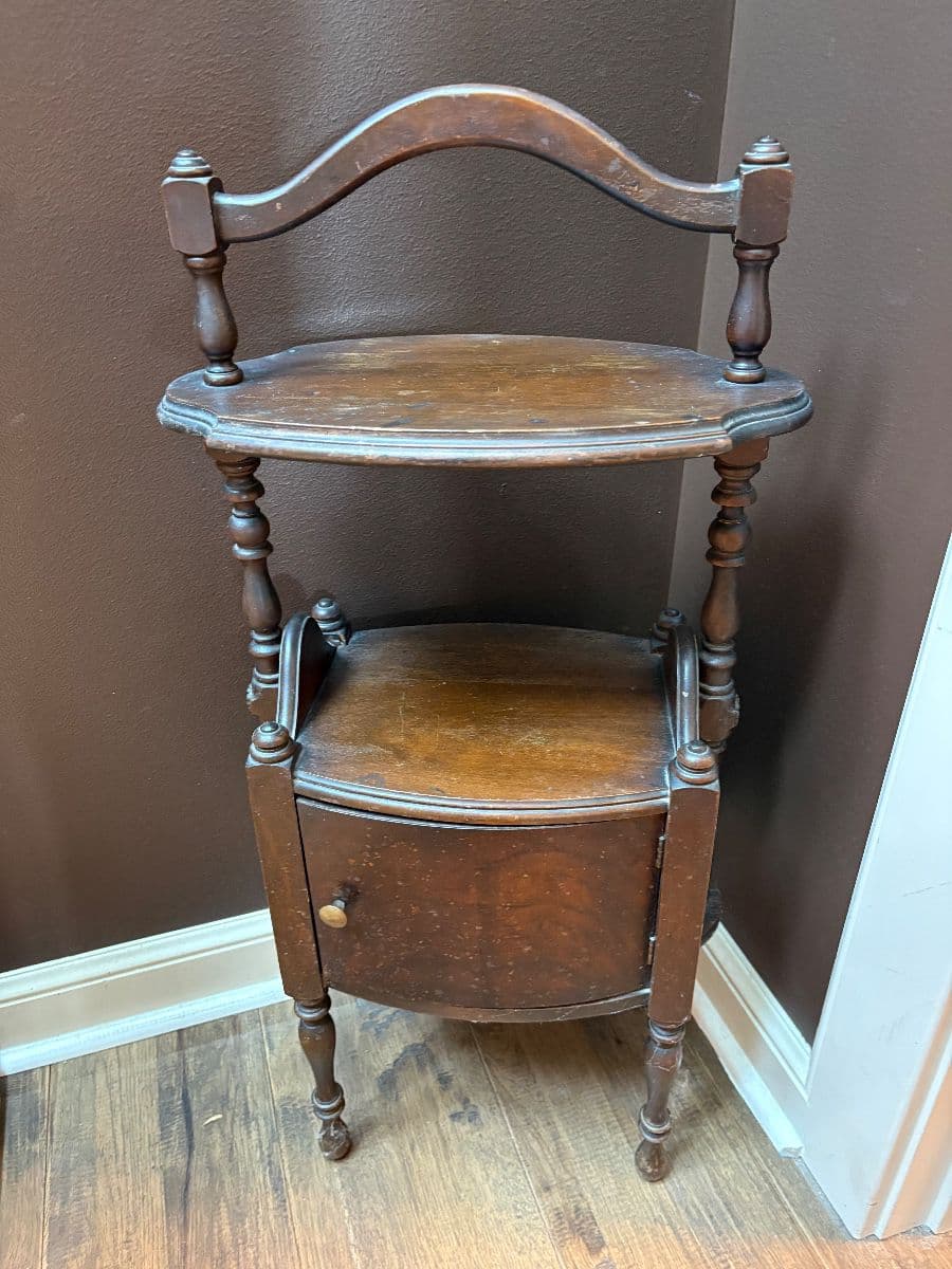 Another Estate Sale worth Discovering w Amazing Workshop. North of Historic Indep Square photo 12