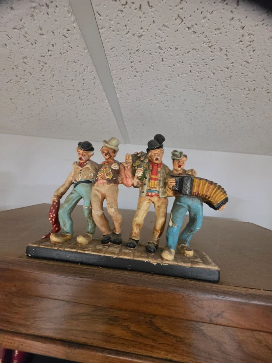 Kellie's Blue Moon Estate Sale in Pinckney photo 9