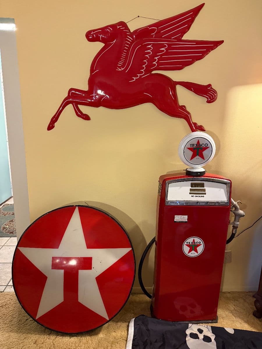 FARMINGTON HILLS HOT ROD GAS & OIL COLLECTIBLE SALE photo 2