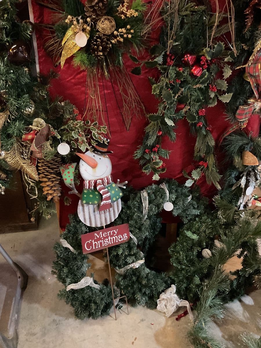 Holiday explosion, three floors by Mary Johnson photo 7