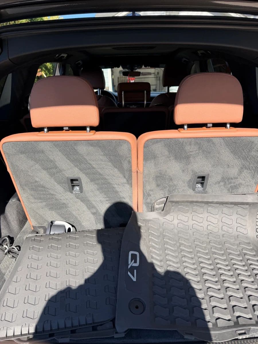 Low Mileage 2023 Q7 Audi, Jewelry, Typewriters, Antiques, Video Games, and More! photo 7