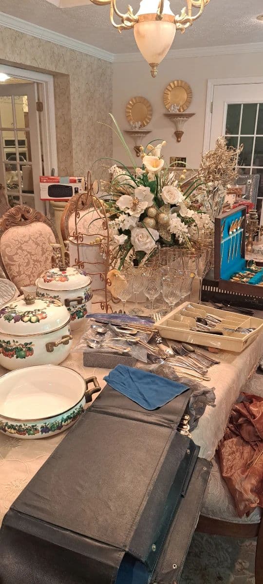 Johnson Estate Sale photo 9