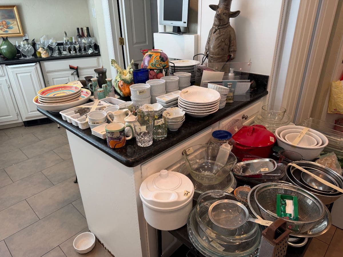 Highland Park High-Rise Estate Sale photo 12
