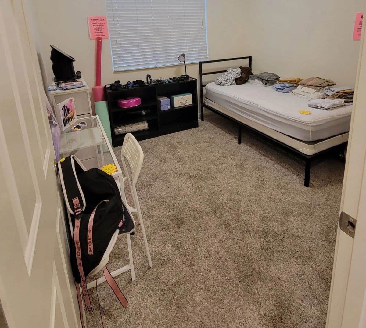 ADORABLE AND PRISTINE HOME WITH DESIGNER HANDBAGS AND MORE IN PHOENIX THIS WEEKEND!! photo 11