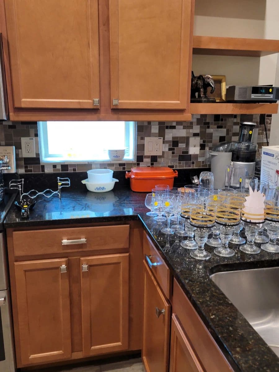 ADORABLE AND PRISTINE HOME WITH DESIGNER HANDBAGS AND MORE IN PHOENIX THIS WEEKEND!! photo 6