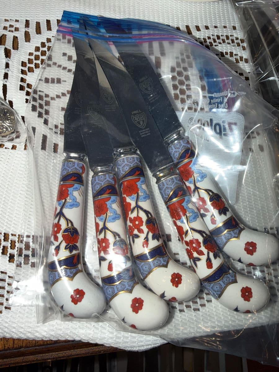 West Ridge Chicago Estate Sale – Vintage Treasures, Fine China, Crystal & Quality Furniture! photo 9
