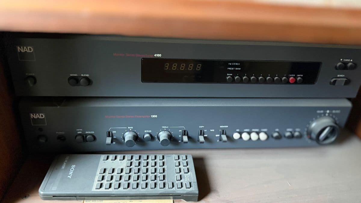 Blowout sale, mid-century furniture, jewelry, electronics, art, kitchen photo 9