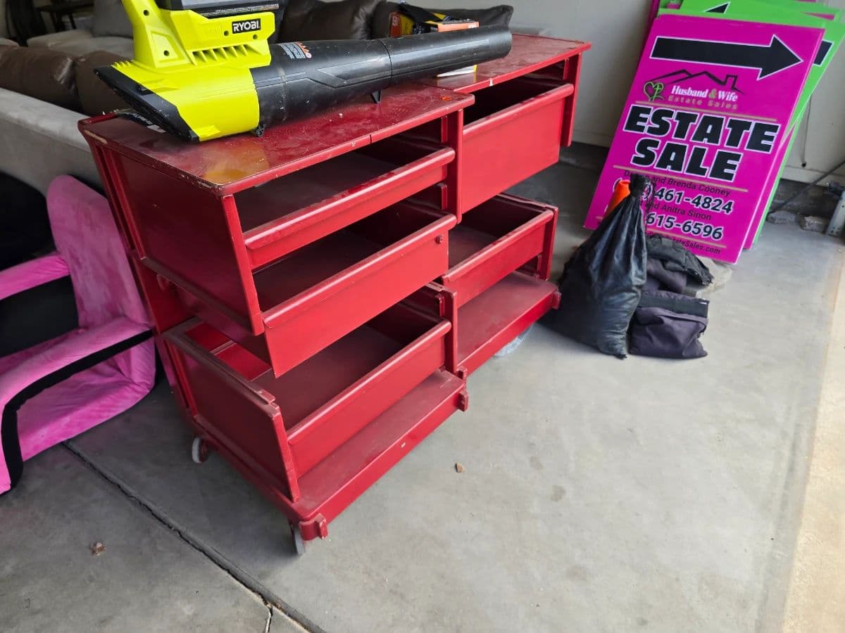 Husband and wife Estate sales photo 3