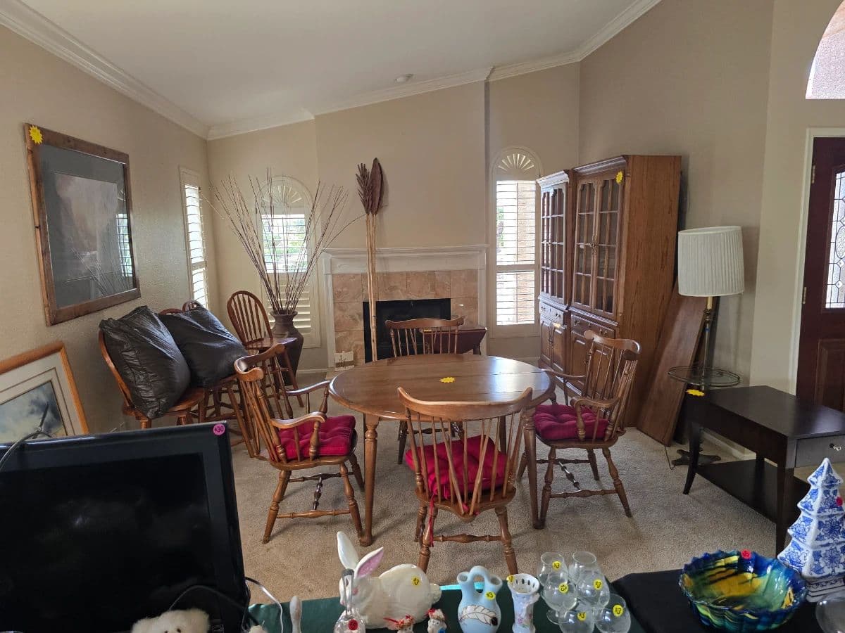 Husband and wife Estate sales photo 7
