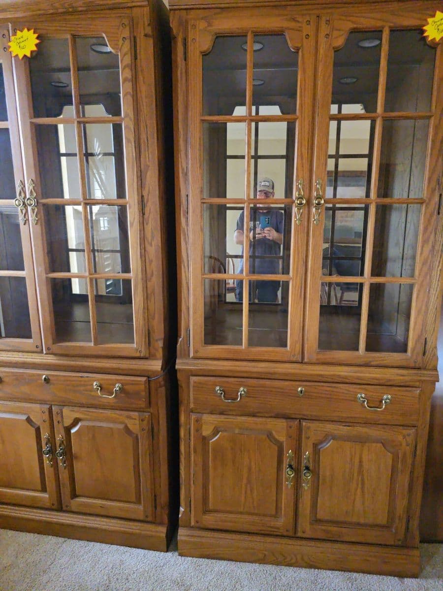 Husband and wife Estate sales photo 1