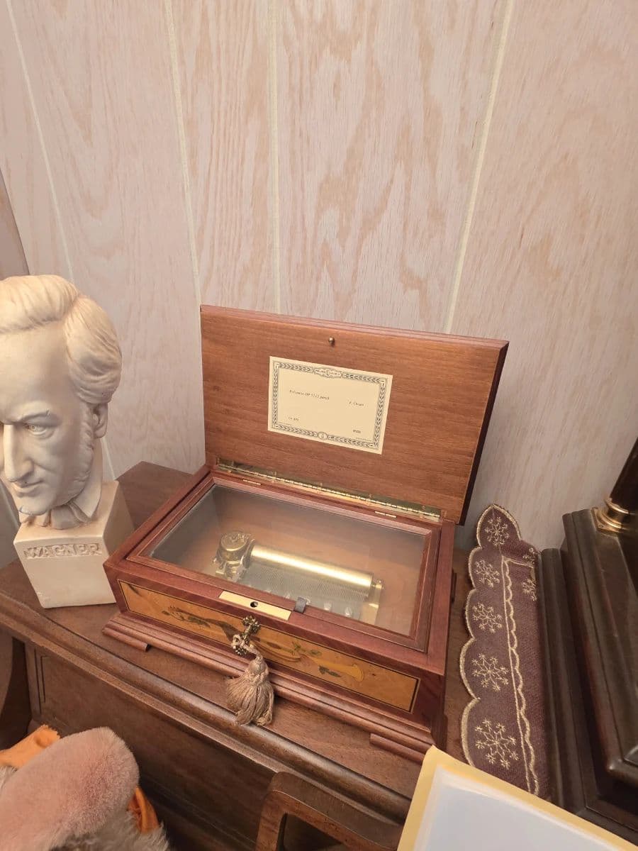 MCM FINDS, CLOCKS, TOOLS & TREASURES GALORE ESTATE SALE photo 12