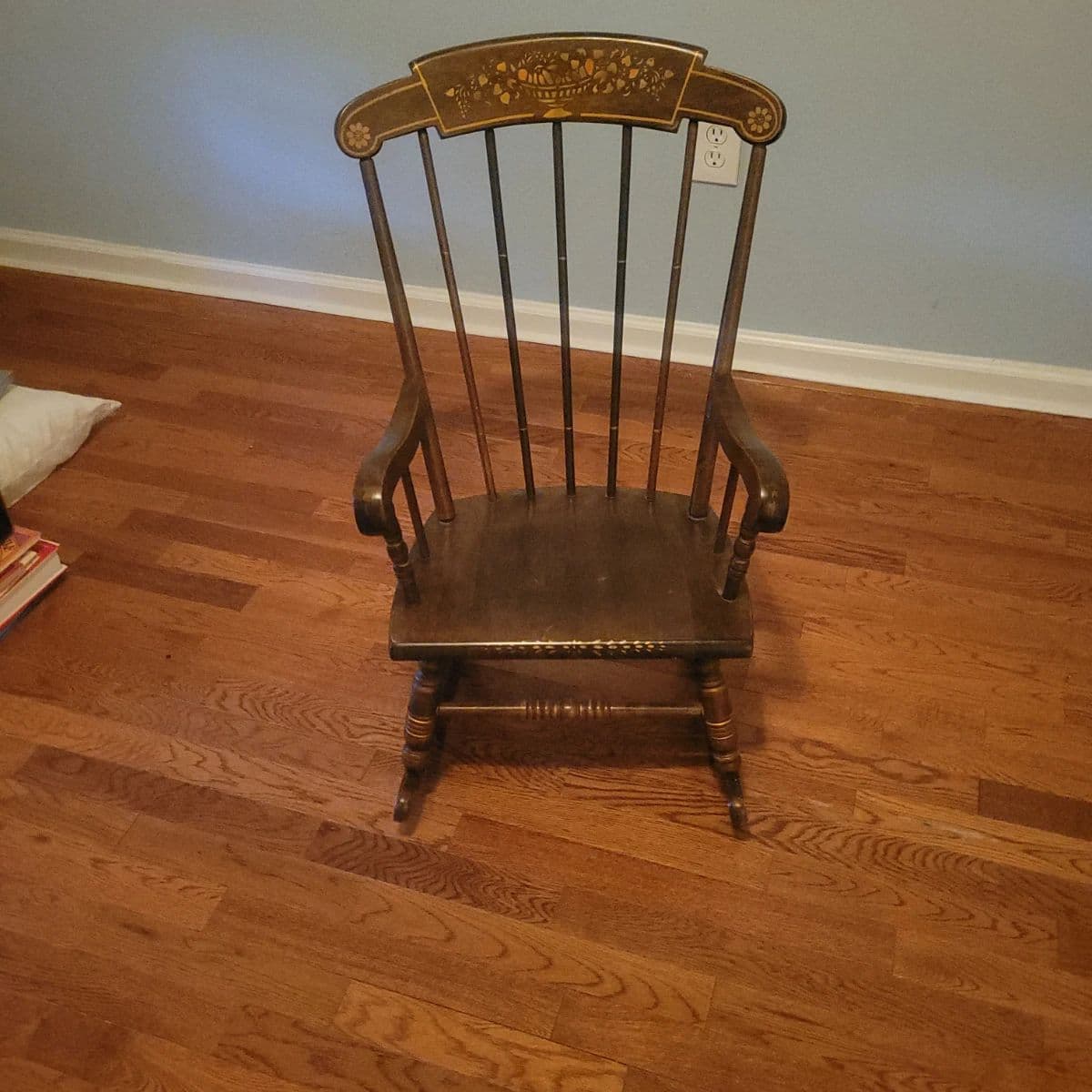 Cozy Decor and Collectibles Clean Out photo 12