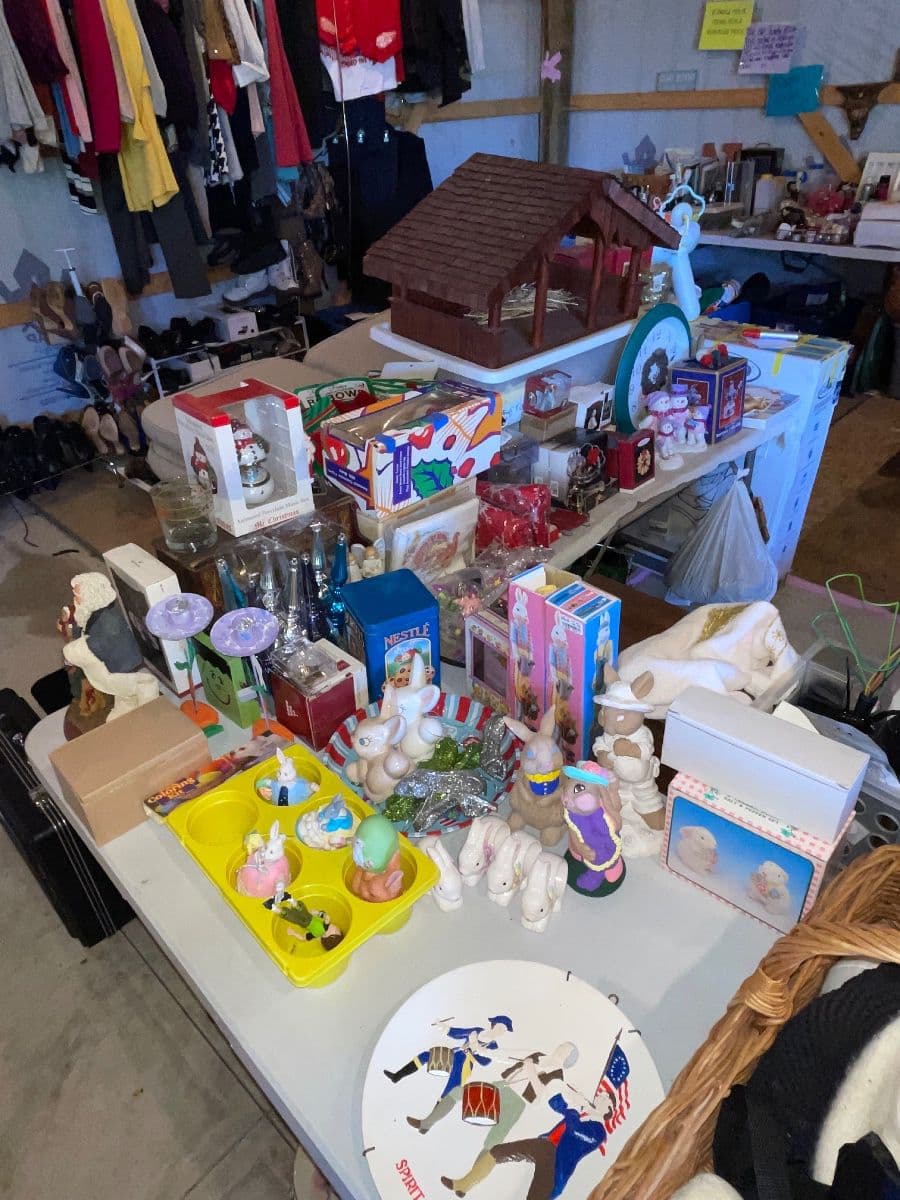 LAST MINUTE! 2 DAY! FRI/SAT BAG SALE/MAGNIFICENT MILFORD BARN ESTATE SALE photo 4